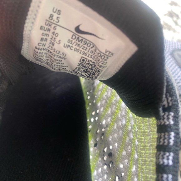 Nike - Picture 7 of 7